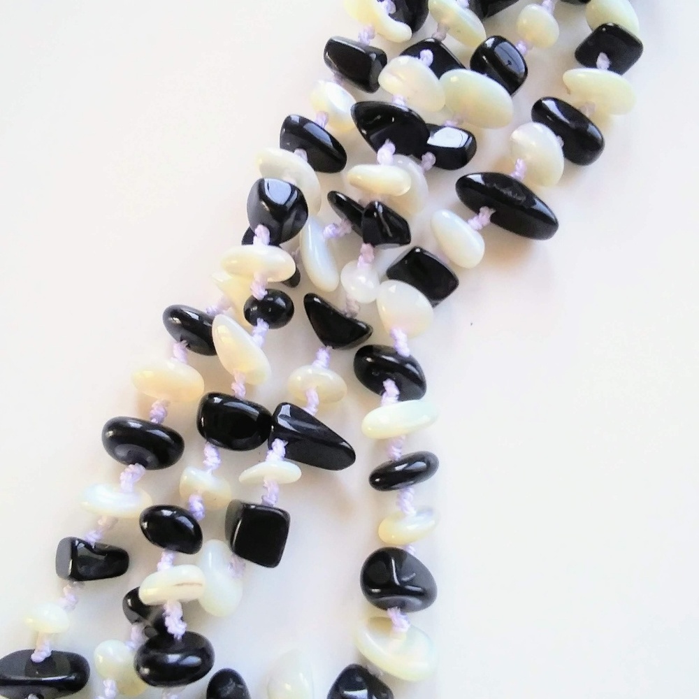Multi-strand shell necklace - Picture 2 of 4